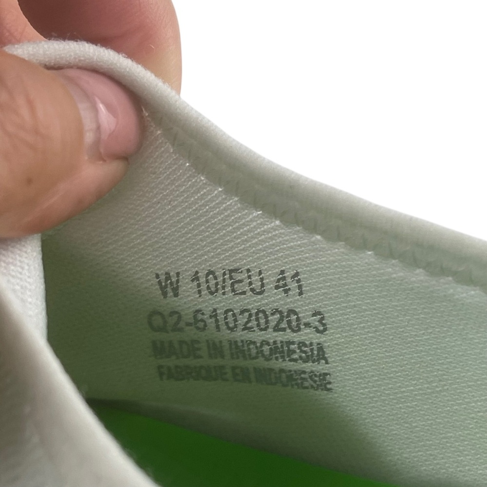 OOFOS OOmg Low Recovery Women's White Slip-On Sneakers Sz. 10 - Picture 13 of 13